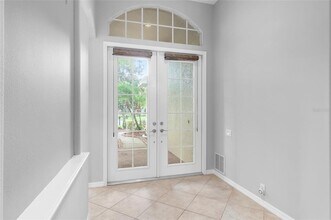 9514 Greenpointe Dr in Tampa, FL - Building Photo - Building Photo