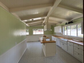 345 SE Church St in Sublimity, OR - Foto de edificio - Building Photo