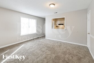 5855 Plum Valley Dr in Memphis, TN - Foto de edificio - Building Photo