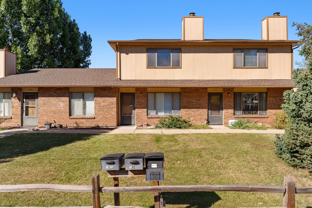 1318 Holly Ave in Longmont, CO - Foto de edificio