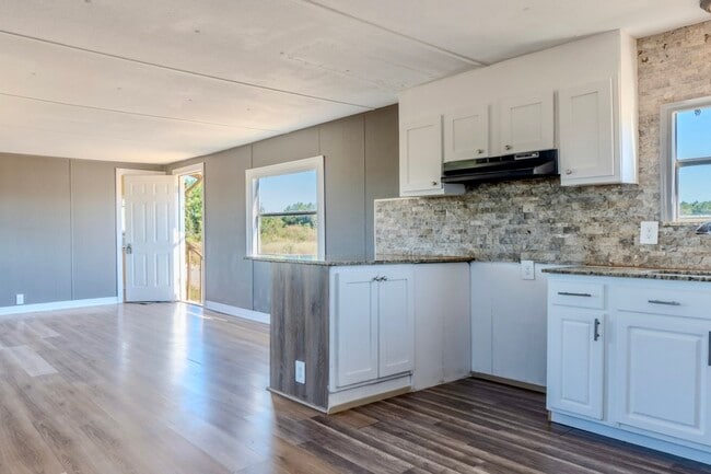 125 Rd 5814 in Cleveland, TX - Building Photo - Building Photo