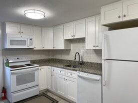 393 Lafayette Rd, Unit 395 A Lafayette Road in Hampton, NH - Building Photo