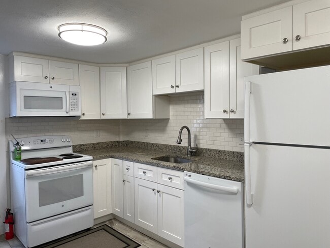 393 Lafayette Rd, Unit 395 A Lafayette Road