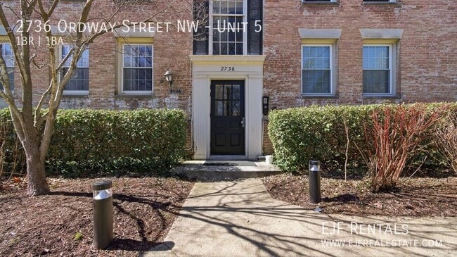 2736 Ordway St NW in Washington, DC - Building Photo - Building Photo