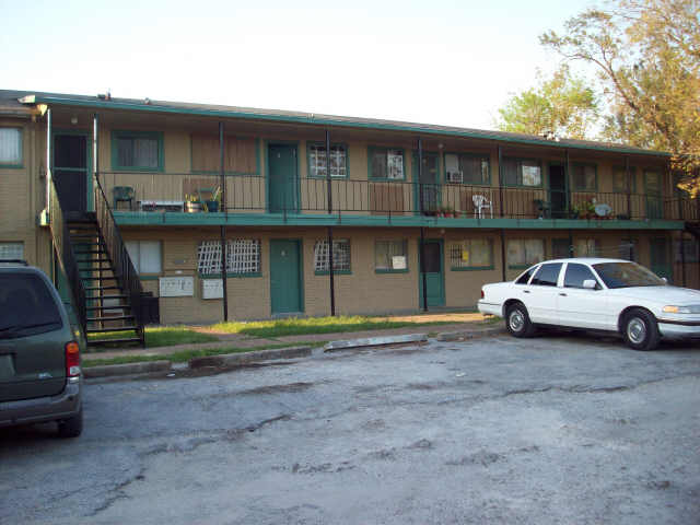 1914 Cochran St in Houston, TX - Building Photo