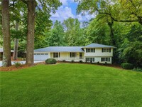 4384 Huntington Cir in Dunwoody, GA - Foto de edificio - Building Photo