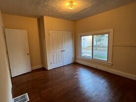 749 Alpine Ave NW in Grand Rapids, MI - Building Photo