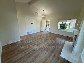 23892 Danby Dr in Lake Forest, CA - Building Photo - Building Photo
