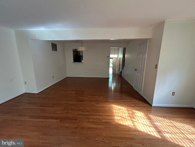 917 Dunloring Ct in Upper Marlboro, MD - Foto de edificio - Building Photo