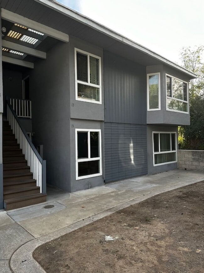 421 Dana St