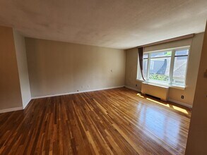 573 Washington St in Brookline, MA - Building Photo - Building Photo