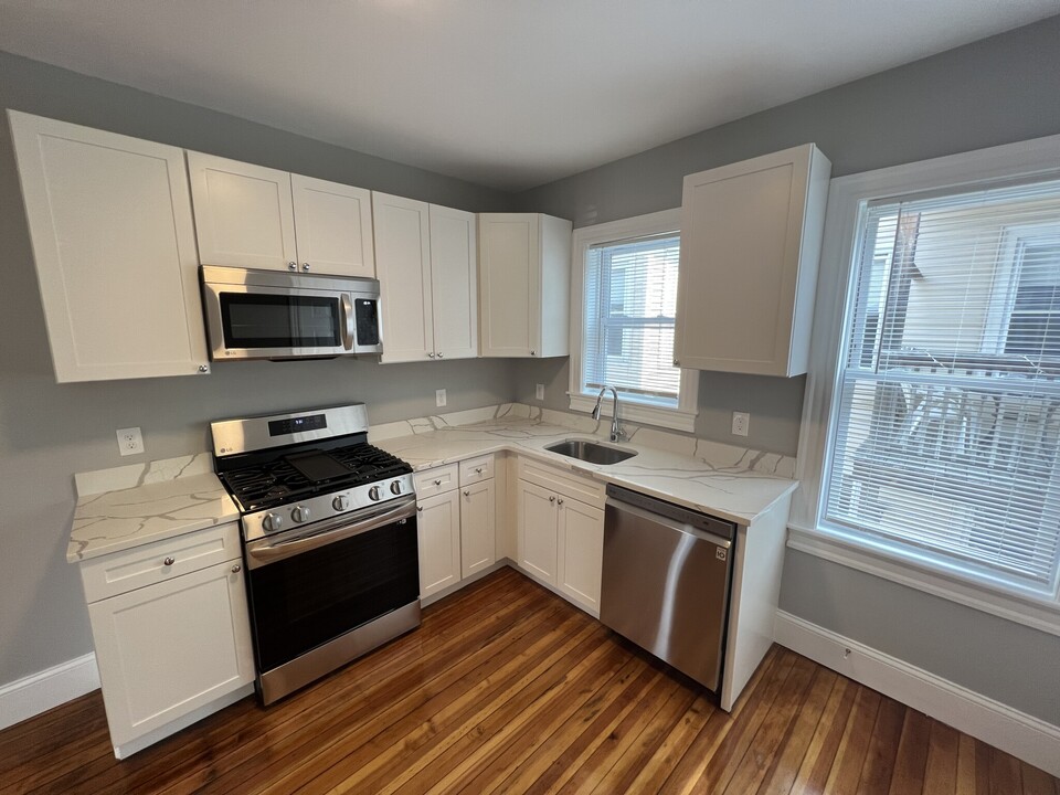 37 Hancock St, Unit 3 in Somerville, MA - Foto de edificio