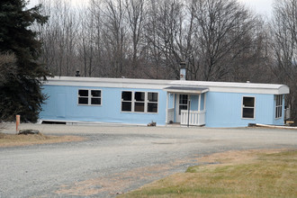 Maplewood Heights in Dalton, PA - Building Photo - Building Photo