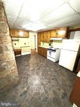 45 N Green St in Berkeley Springs, WV - Foto de edificio - Building Photo