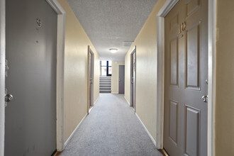 Moore Ave Apartments in Pueblo, CO - Building Photo - Building Photo