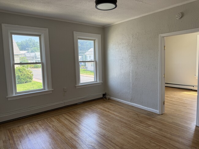 131 Union St in Vernon, CT - Building Photo - Building Photo