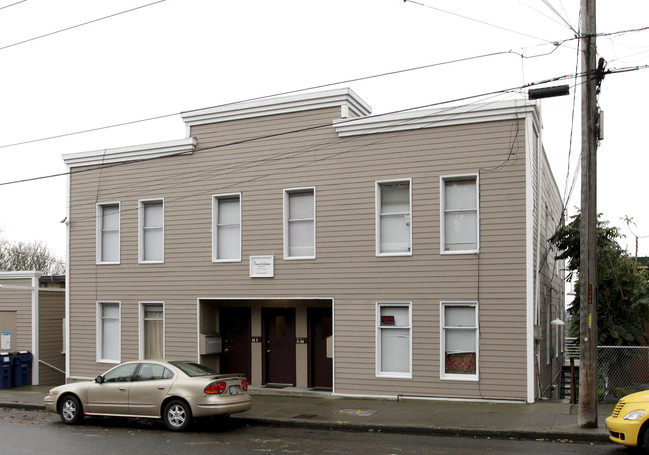 Courtstone Apartments in Seattle, WA - Building Photo - Building Photo