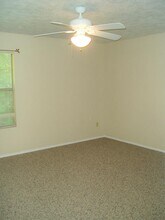 2521 Crosstimbers St in Huntsville, TX - Building Photo - Building Photo