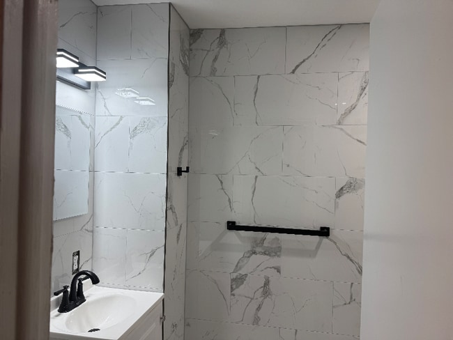 9405 Kirkwood Rd in Philadelphia, PA - Building Photo - Building Photo