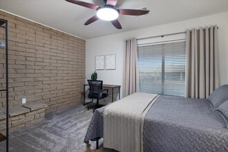 334 W Horseshoe Ave in Gilbert, AZ - Foto de edificio - Building Photo