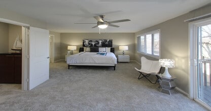 Latvian Village Apartments in Omaha, NE - Building Photo - Building Photo