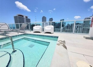 133 NE 2nd Ave, Unit # in Miami, FL - Building Photo - Building Photo