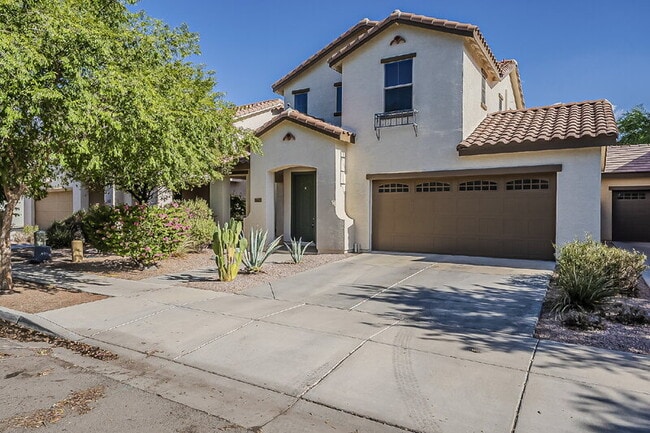 property at 3509 E Oakland St