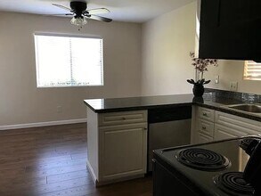 17151 W Bernardo Dr, Unit #103 in San Diego, CA - Building Photo - Building Photo