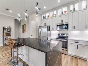 1322 Strickland St in Dallas, TX - Building Photo - Building Photo