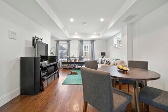 208-210-210 W Seventh St in Boston, MA - Building Photo - Building Photo