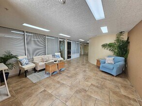 2875 N Hwy A1A in Indialantic, FL - Foto de edificio - Building Photo