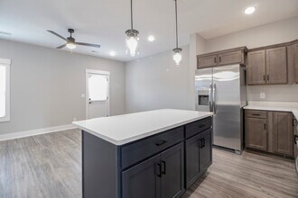 407 Jonathan Wade Cir in Clarksville, TN - Foto de edificio - Building Photo