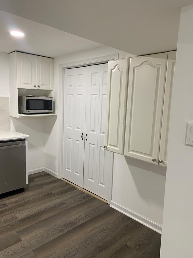 4807 Poplar Dr in Alexandria, VA - Building Photo - Building Photo