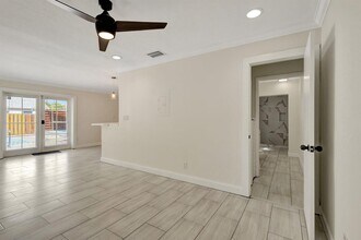 1225 16th Ave N, Unit B in Lake Worth Beach, FL - Foto de edificio - Building Photo