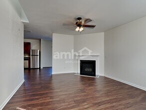 1018 Skillbeck Rd in Indian Trail, NC - Foto de edificio - Building Photo