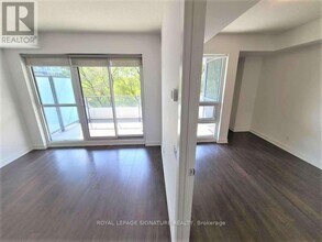 2220 Lake Shore Blvd W in Toronto, ON - Building Photo - Building Photo