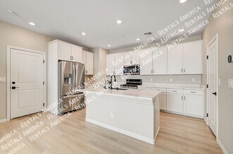 2288 Trasimeno Pl in Henderson, NV - Building Photo - Building Photo