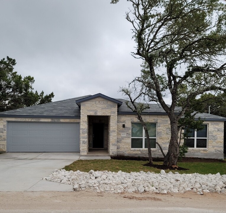 20217 Travis Dr in Lago Vista, TX - Building Photo