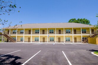 Church Street Apartments in Fort Walton Beach, FL - Foto de edificio - Building Photo
