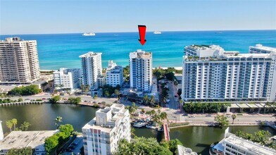 2401 Collins Ave, Unit 904 in Miami Beach, FL - Building Photo - Building Photo