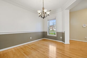 38 Brighton Park Way in Bloomfield, CT - Building Photo - Building Photo