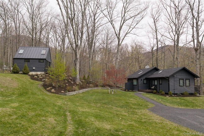 535 Mink Hollow Rd in Woodstock, NY - Building Photo - Building Photo