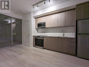 357-2357 King St W in Toronto, ON - Building Photo - Building Photo