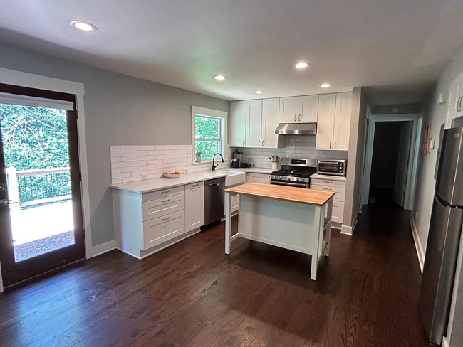 1016 Greenbriar Cir in Decatur, GA - Building Photo - Building Photo