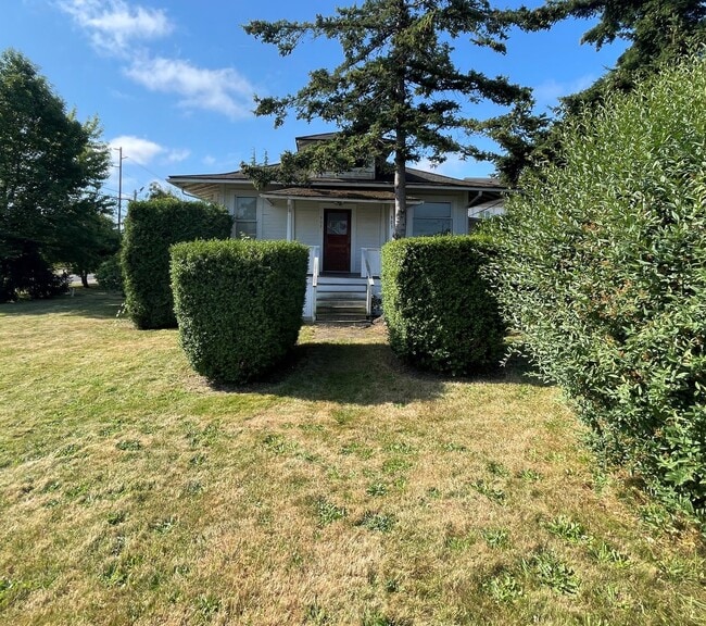 property at 903 32nd St