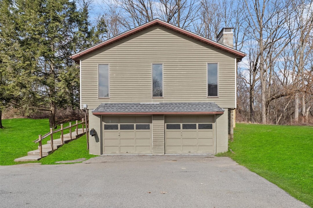18-18 Willow Way in Rhinebeck, NY - Building Photo