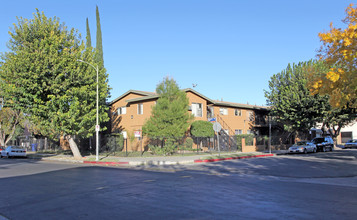 7300-7310 Milwood Ave in Canoga Park, CA - Building Photo - Building Photo