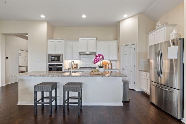 7716 Pace Ravine Dr in Lago Vista, TX - Building Photo - Building Photo