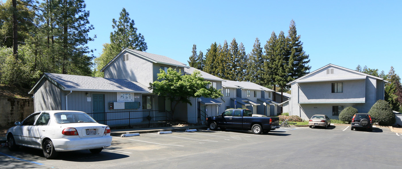 Diamond Springs I & II Apartments in Diamond Springs, CA - Building Photo