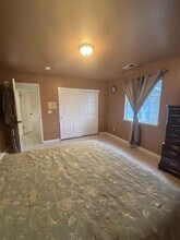 605 N Mildred Ave in King City, CA - Foto de edificio - Building Photo